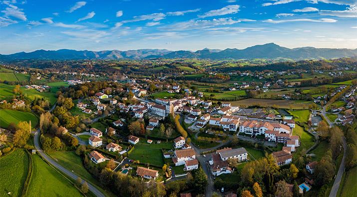 Les plus beaux villages : Sare, Ainhoa et La Bastide Clairence